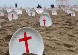 733 PIATTI VUOTI SULLA SPIAGGIA DI COPACABANA